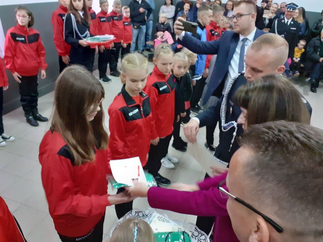 Ślubowanie Młodzieżowej Drużyny Pożarniczej OSP Dąbrówka Stany i 104-lecie jednostki