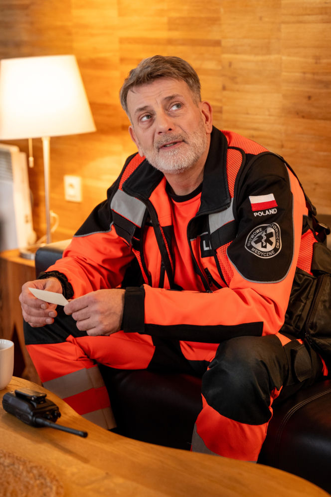 "Na sygnale", odcinek 846: Ratownicy zostają uwięzieni w płonącym magazynie