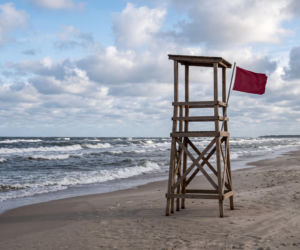 Sinice Międzyzdroje. Czy w Międzyzdrojach można się kąpać 07.08? Flaga, warunki pogodowe