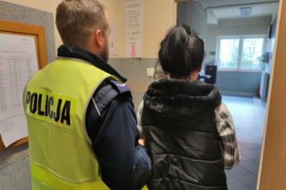 Pijana matka zajmowała się córką. Nie widziała żadnych przeszkód
