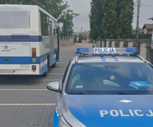 Wiózł ludzi był pijany