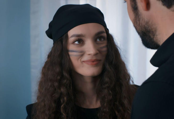 "Dziedzictwo", odcinek 849: Ayse rezygnuje z wyznania prawdy Feritowi i postanawia wyjechać do Niemiec