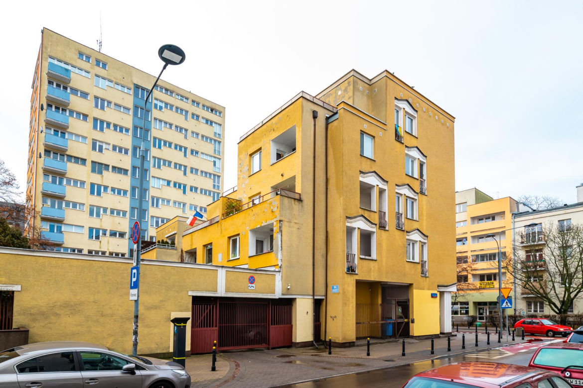 Blok na Madalińskiego 55 w Warszawie