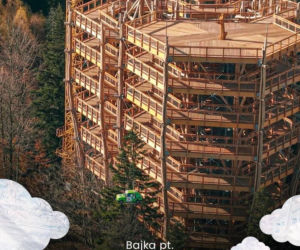 Na najpiękniejszej wieży widokowej w Śląskiem zaparkował... Maluch. Jak się tam znalazł?