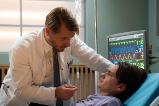 Na dobre i na złe, odcinek 976: Drago na łożu śmierci przyzna się Begerowi do zhakowania szpitala! Nie uratuje go? - ZDJĘCIA