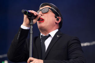 Maynard James Keenan wskazał utwory, które inspirowały go w trakcie prac nad nowym albumem Puscifer. Na liście m.in. The Cure i Depeche Mode