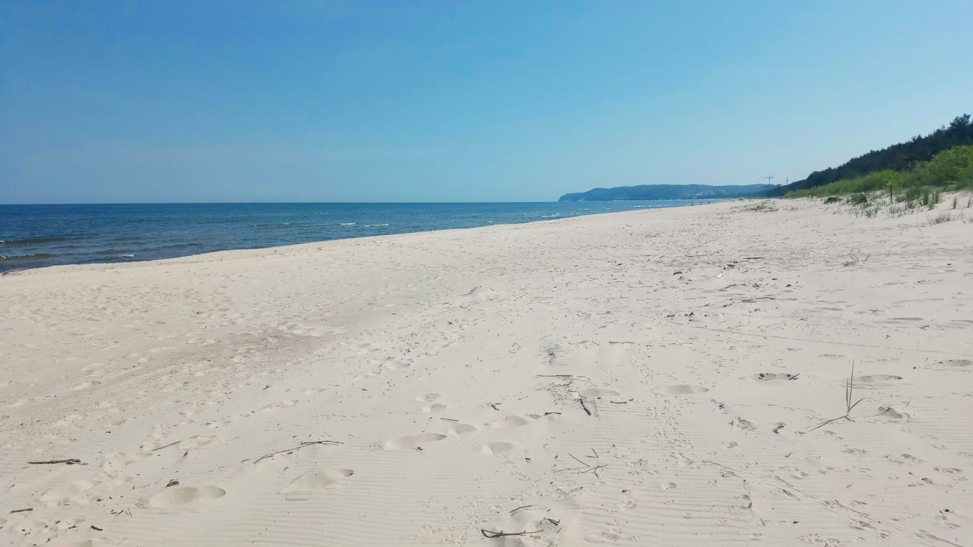 Rowerzyści kontra naturyści. Słynna naga plaża przestanie istnieć?
