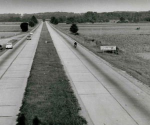 Remont na autostradzie A4 w środku lata. Kierowcy mdleją w korku, a służby rozdają wodę