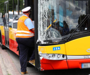Naćpany kierowca roztrzaskał autobus