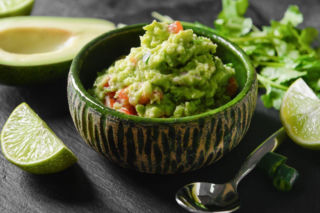 Nie jajka, nie twaróg. Pełną smaku pastę śniadaniową robię z tych 2 składników i kilku dodatków 