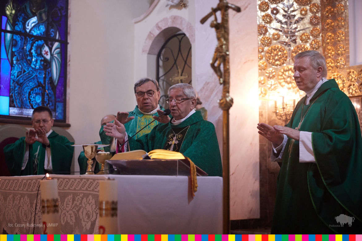 Bobrówka. Abp. Sławoj Leszek Głódź przyjechał w rodzinne strony. Obchodził ważną uroczystość [ZDJĘCIA]