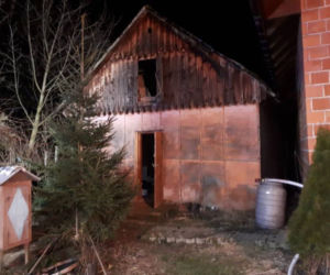 TRAGEDIA w Łososinie Dolnej! Strażacy znaleźli zwęglone ZWŁOKI kobiety! 