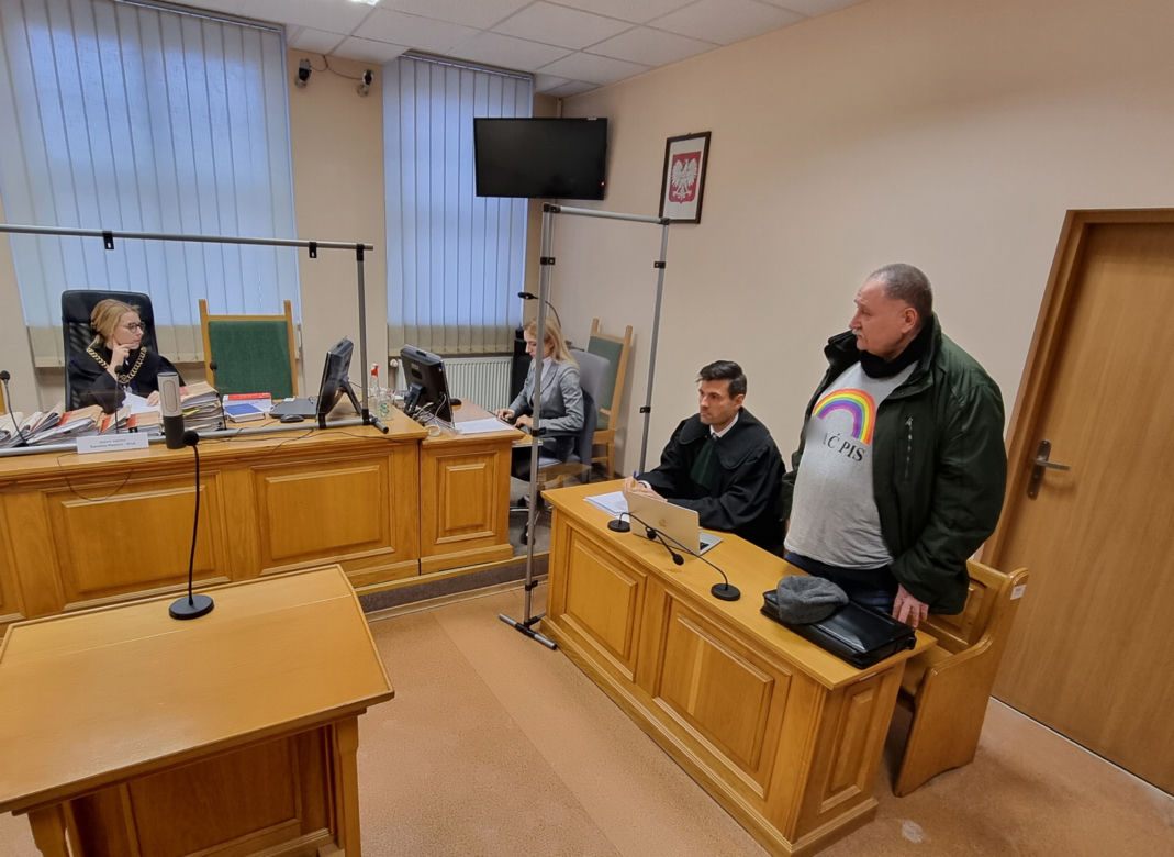 Wyrok za wulgarny napis na koszulce