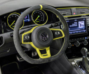 Volkswagen Golf GTI Dark Shine