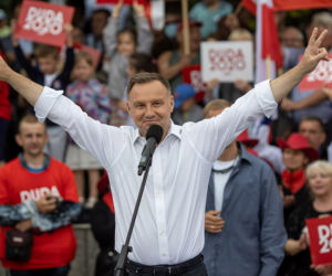 W Sylwestra chcemy się bawić z Trzaskowskim i Dudą