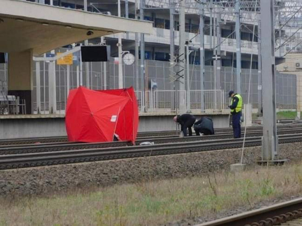 Tragedia na torach w Pruszkowie. Pociąg śmiertelnie potrącił mężczyznę