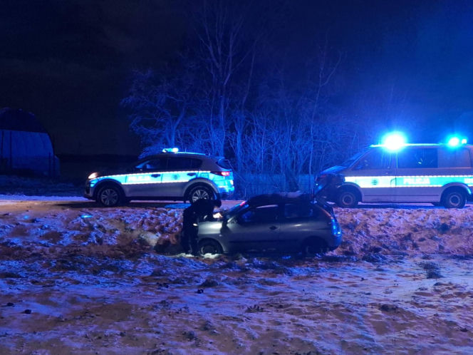 Pościg przez trzy powiaty za złodziejem paliwa. Finał w rowie w Zabrzewie w powiecie leszczyńskim