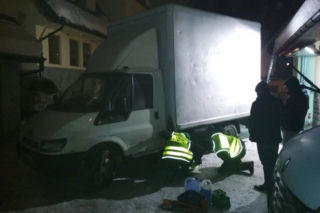 Ukrył trzech Wietnamczyków w prowizorycznym schowku w chłodni. Polakowi grozi 8 lat więzienia [ZDJĘCIA, WIDEO]