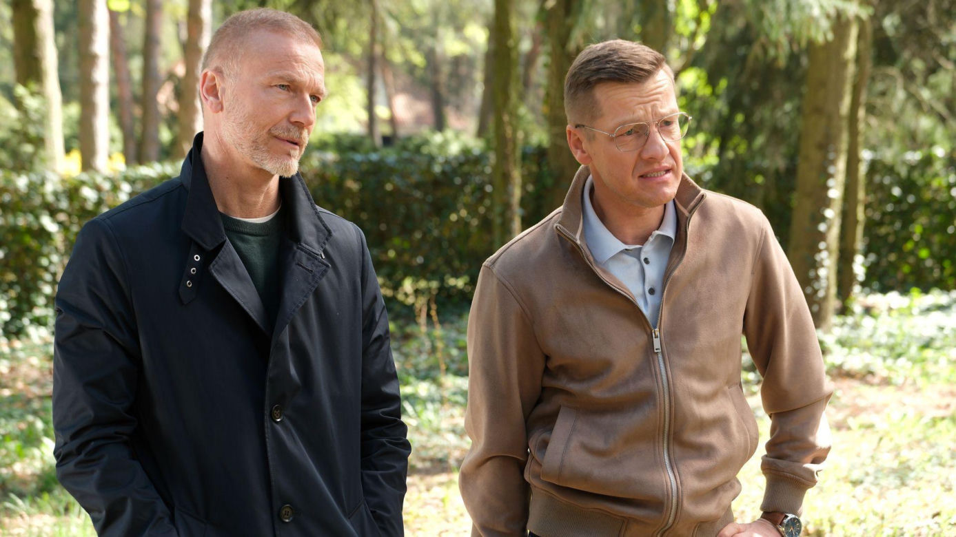 M jak miłość, odcinek 1944: Piotrek (Marcin Mroczek), Andrzej Budzyński (Krystian Wieczorek)
