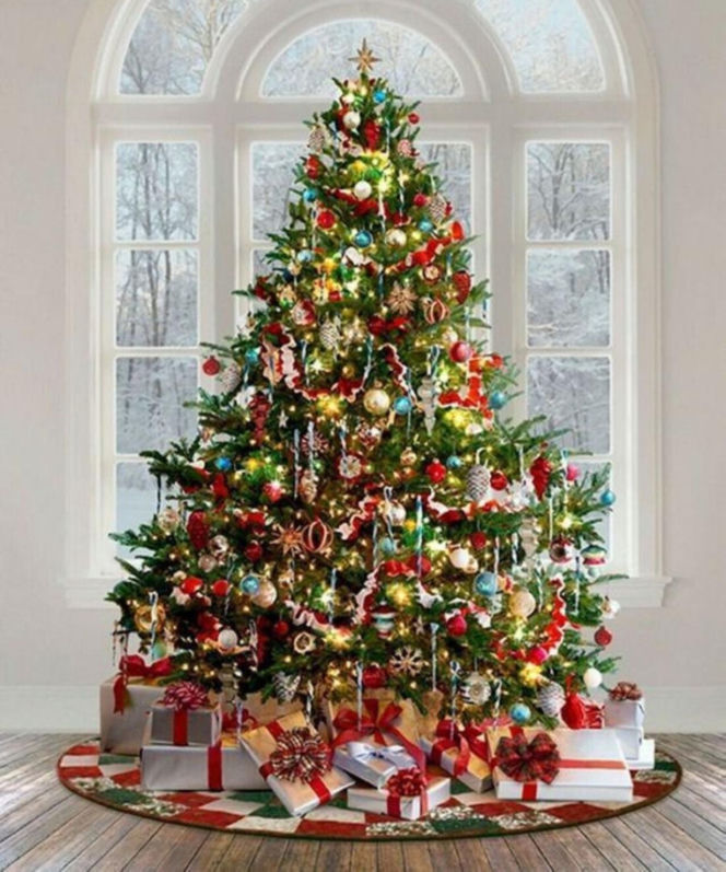 Jak ubrać choinkę 2025? Inspiracje