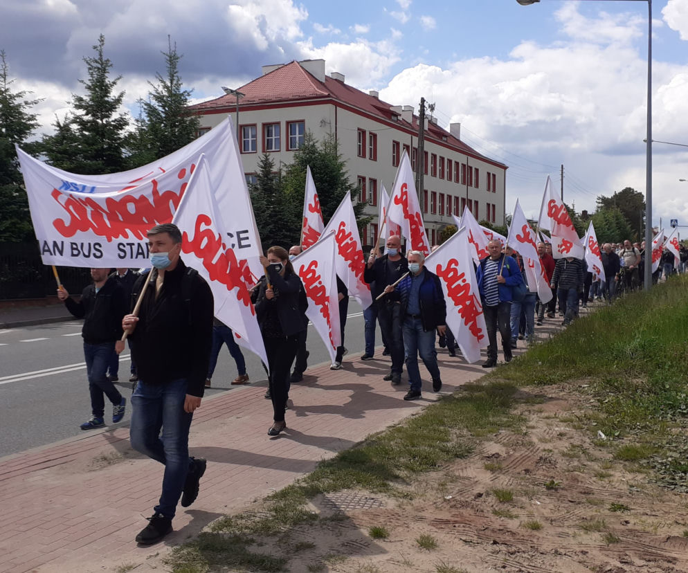 Pikieta w MAN-ie. Związkowa Solidarność w MAN BUS nadal protestuje!
