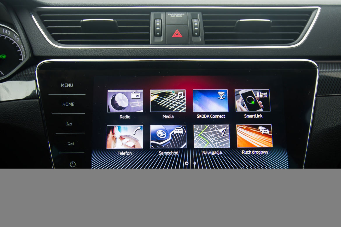 Skoda Superb Combi 2.0 TDI - wnętrze trzecia generacja