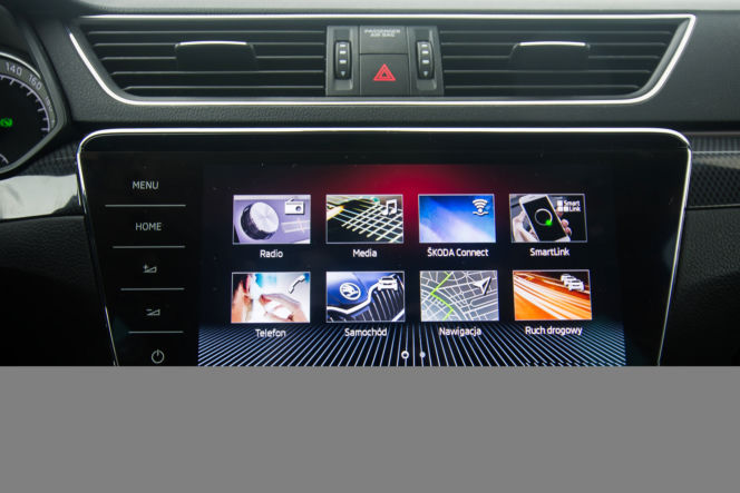 Skoda Superb Combi 2.0 TDI - wnętrze trzecia generacja