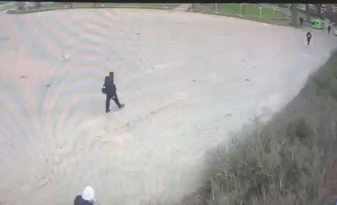 "Naznaczyli" młodego kibica symbolem swojej drużyny