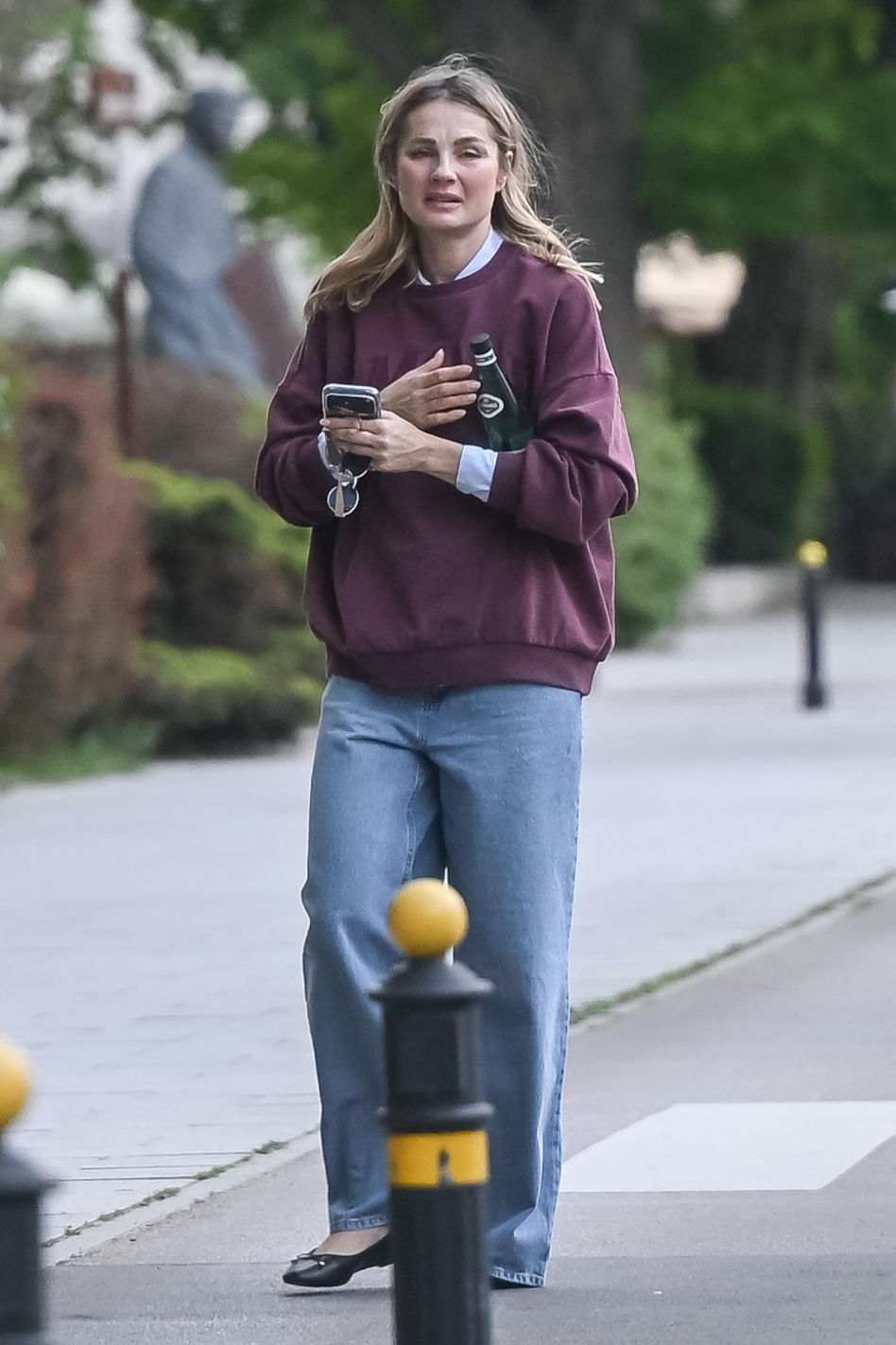 Małgorzata Socha przebiera się na ulicy