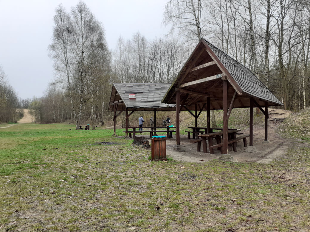Czuwam dla Ziemi - akcja sprzątania uroczyska Sekuła przez harcerzy w Siedlcach 22.04.2021