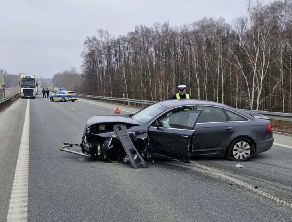 Wypadek na S12. Zderzyły się dwa audi