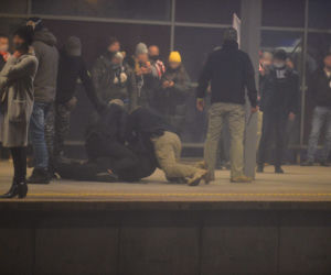 Burdy i zamieszki przy stacji Warszawa Stadion