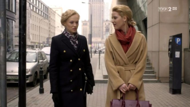 O mnie się nie martw 6 sezon odcinek 9, Sylwia (Aleksandra Adamska), Aśka (Aleksandra Domańska)