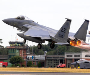 Myśliwiec USA zestrzelony nad Iranem! Trwa akcja ratownicza