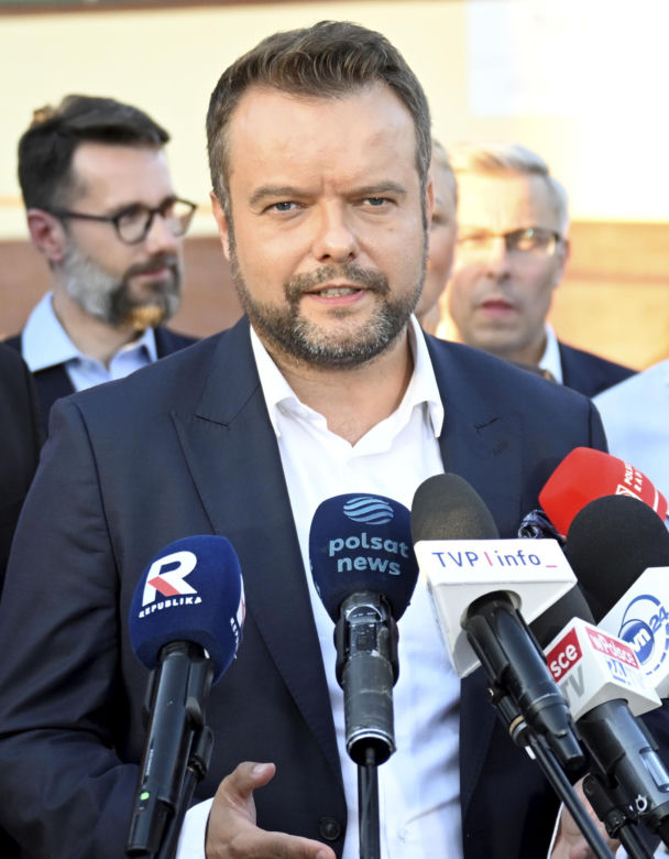 Kaczyński zwołał ważne posiedzenie PiS. Politycy już zjeżdżają na Nowogrodzką