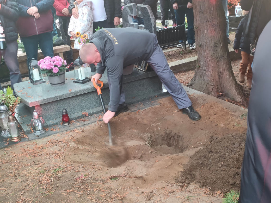 Pogrzeb Igora Sypniewskiego. Tłumy na ostatnim pożegnaniu byłego piłkarza