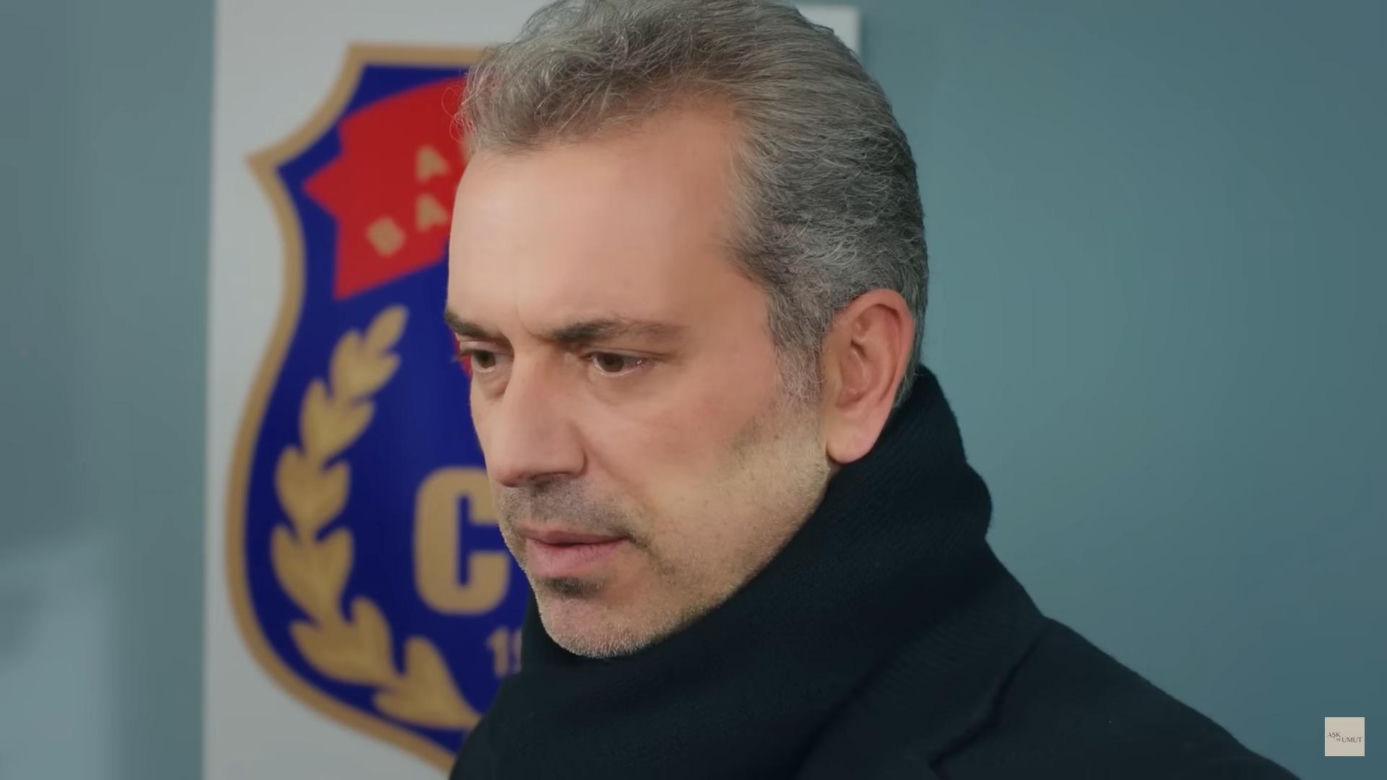 Zeynep zdecyduje się odwiedzić swoją matkę w więzieniu