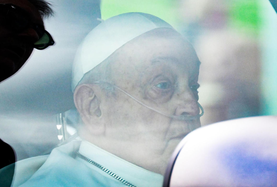 Papież Franciszek opuścił szpital po 37 dniach