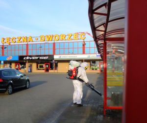Emeryt chroni kolegów górników
