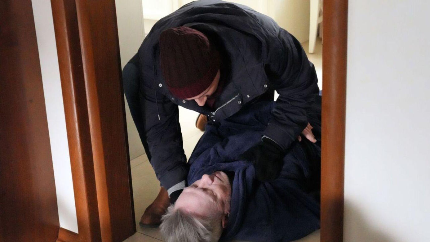 	Barwy szczęścia odc. 3178. Tomasz (Jakub Sokołowski), Henryk Kępski (Zbigniew Suszyński)
