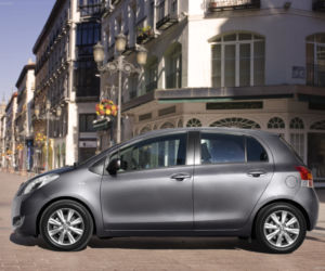 Toyota Yaris Terra hatchback, model 2011