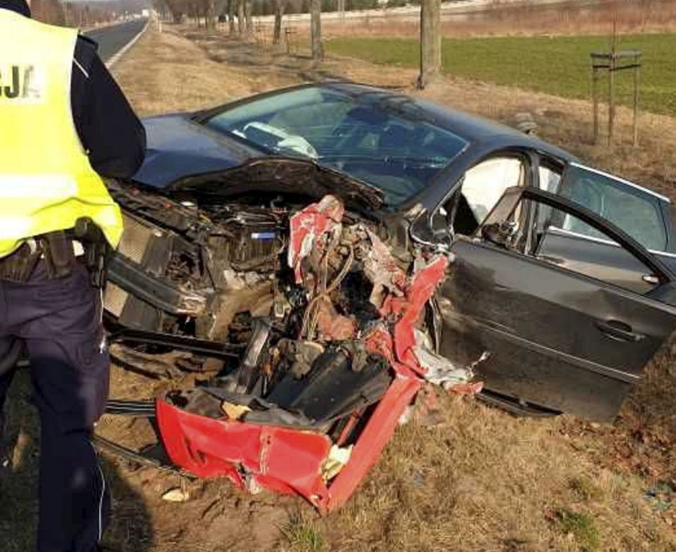 Drogowa masakra pod Garwolinem. Z audi zostały strzępy. Lądował śmigłowiec, są ranni