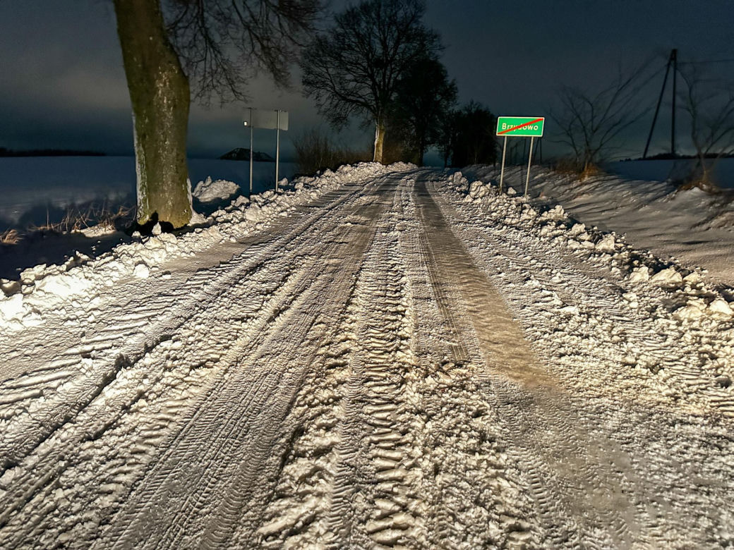 Wyciągnęli 63-letnią maszynę do odśnieżania