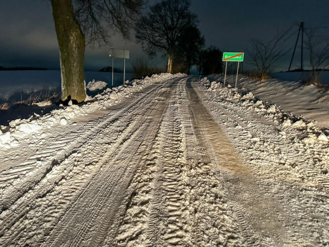 Wyciągnęli 63-letnią maszynę do odśnieżania