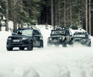 Land Rover Defender, Range Rover Sport SVR,  film Spectre