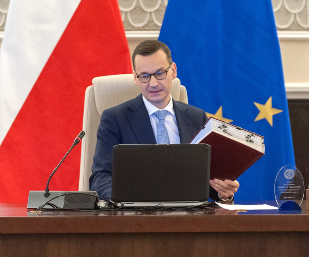 Premiera chronił pijany oficer