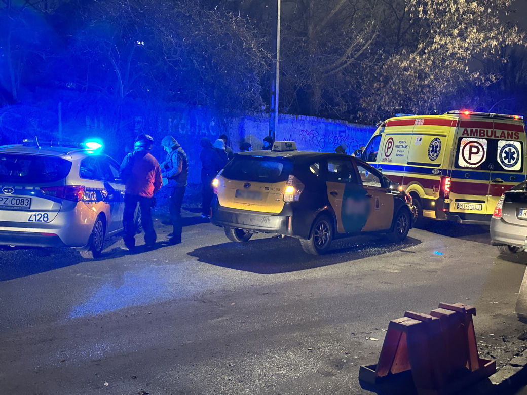 Zaatakował dostawcę jedzenia i padł jak rażony gromem. Szokująca agresja na Woli