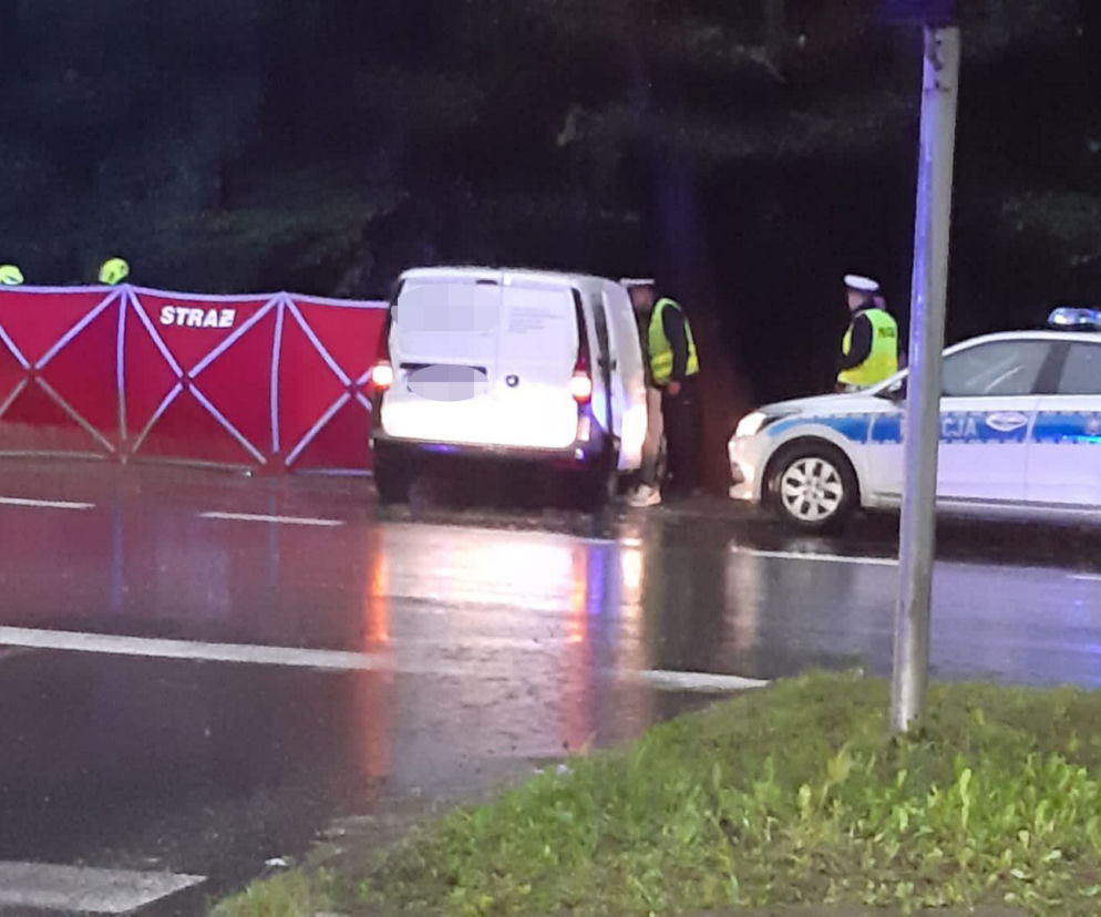 Tragedia pod Piasecznem. Kierowca opla nie żyje, bo wyjechał na czerwonym?