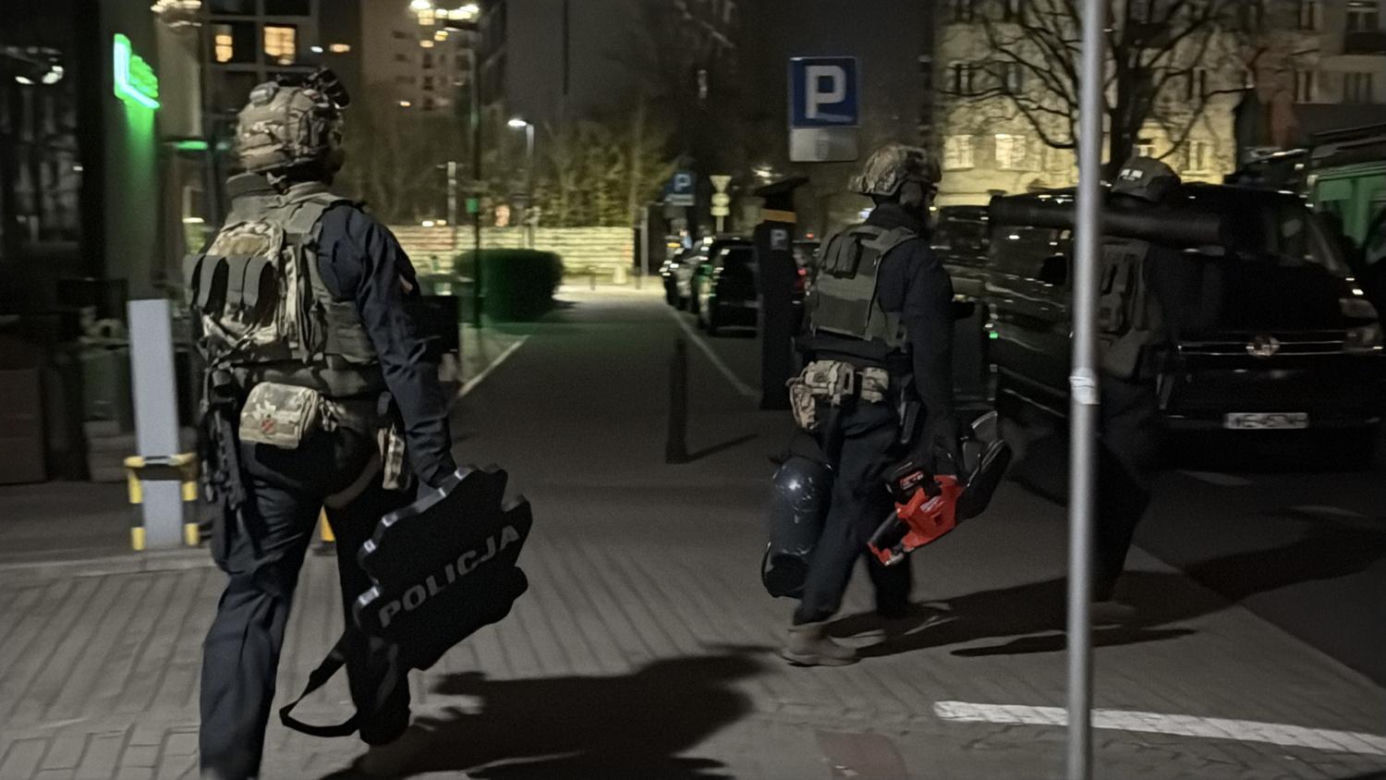 Antyterroryści na Grzybowskiej. Pilna akcja policji, jedna osoba zatrzymana