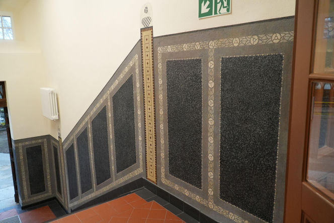 Ta zabytkowa szkoła ma ponad 100 lat. Po latach starań odzyskała blask